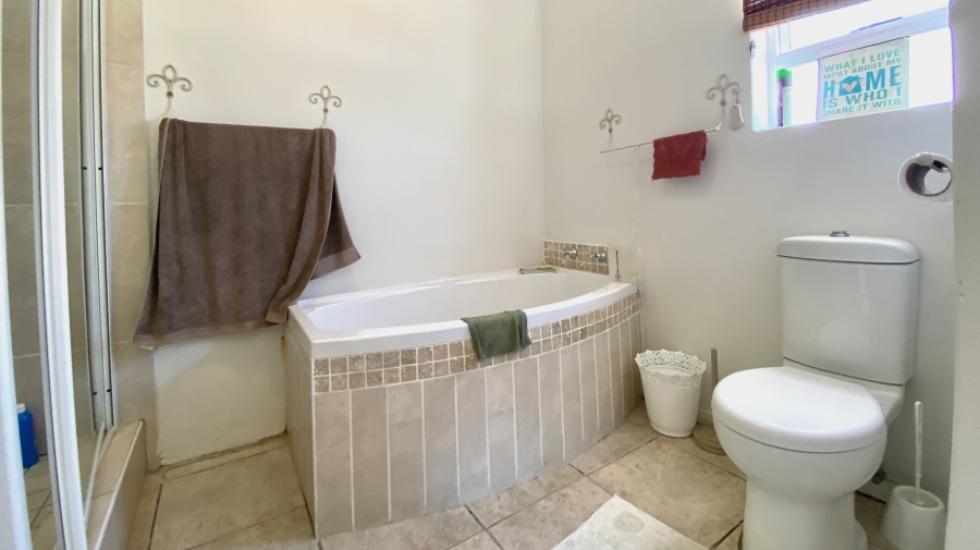 3 Bedroom Property for Sale in Dwarskersbos Western Cape